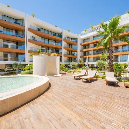 Luxury Marina 5 Pools Gym & Garage